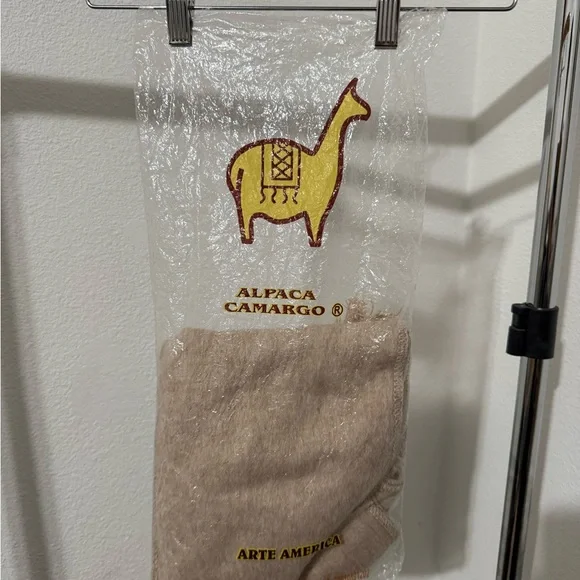 Alpaca Elegance Tan Scarf - Picture 4 of 4